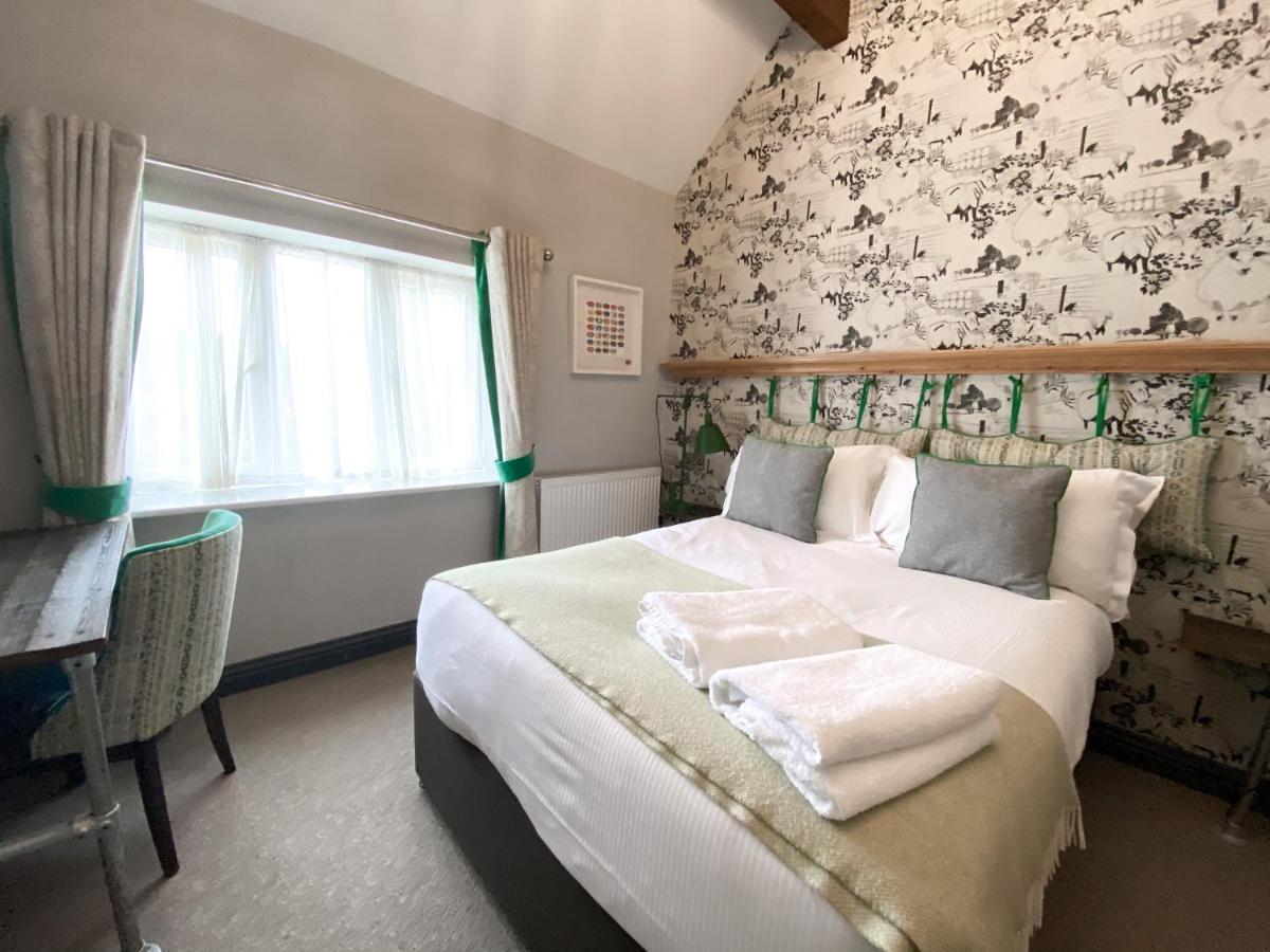 Helen Browning'S Royal Oak Hotel Swindon Luaran gambar