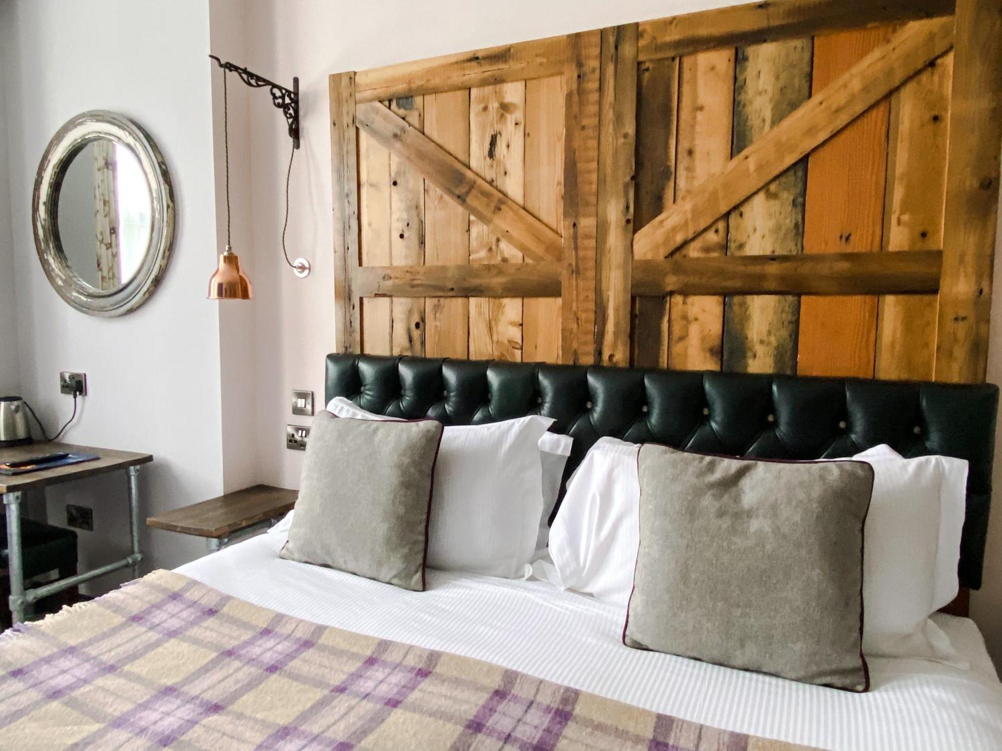Helen Browning'S Royal Oak Hotel Swindon Bilik gambar
